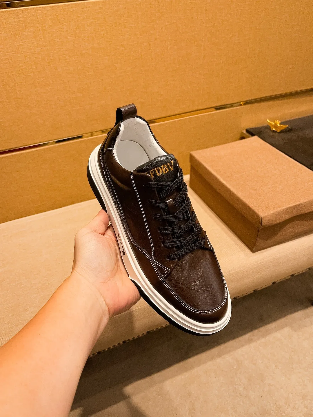 Men's shoes 💰 420💰【BV】🔥 High-end men's shoes brand official website 1:1 latest masterpiece: the upper is made of Italian imported first-layer cowhide with a comfortable and breathable lining➕original non-slip and wear-resistant outsole🔥, making walking more convenient and comfortable! An exclusive new model, a stunning work, a beautiful 1:1 replica [color] compared to the official quality! Create a fashionable personality to set off your uniqueness! A must-have for trendy men! Classic🔥Size: 38-44 Color: 🔥Multiple colors available🔥.
